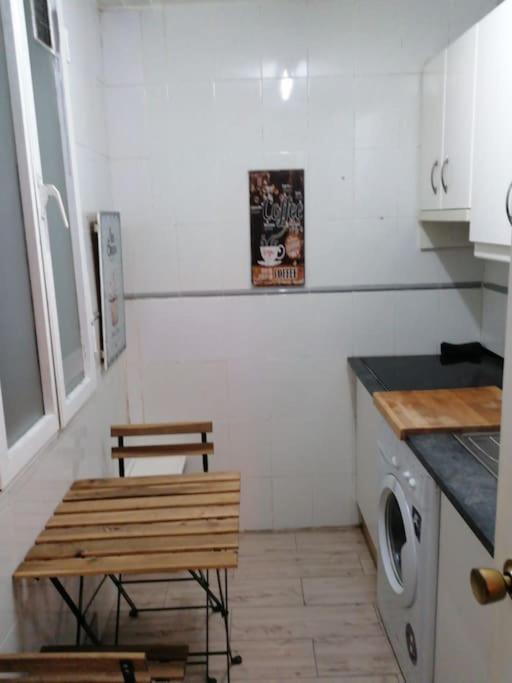 Sebastian Elcano, Apartamento Para 2 Con Terraza, Metro Embajadores Madrid Exteriér fotografie