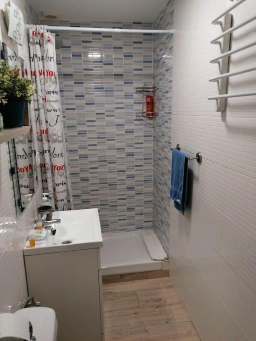 Sebastian Elcano, Apartamento Para 2 Con Terraza, Metro Embajadores Madrid Exteriér fotografie